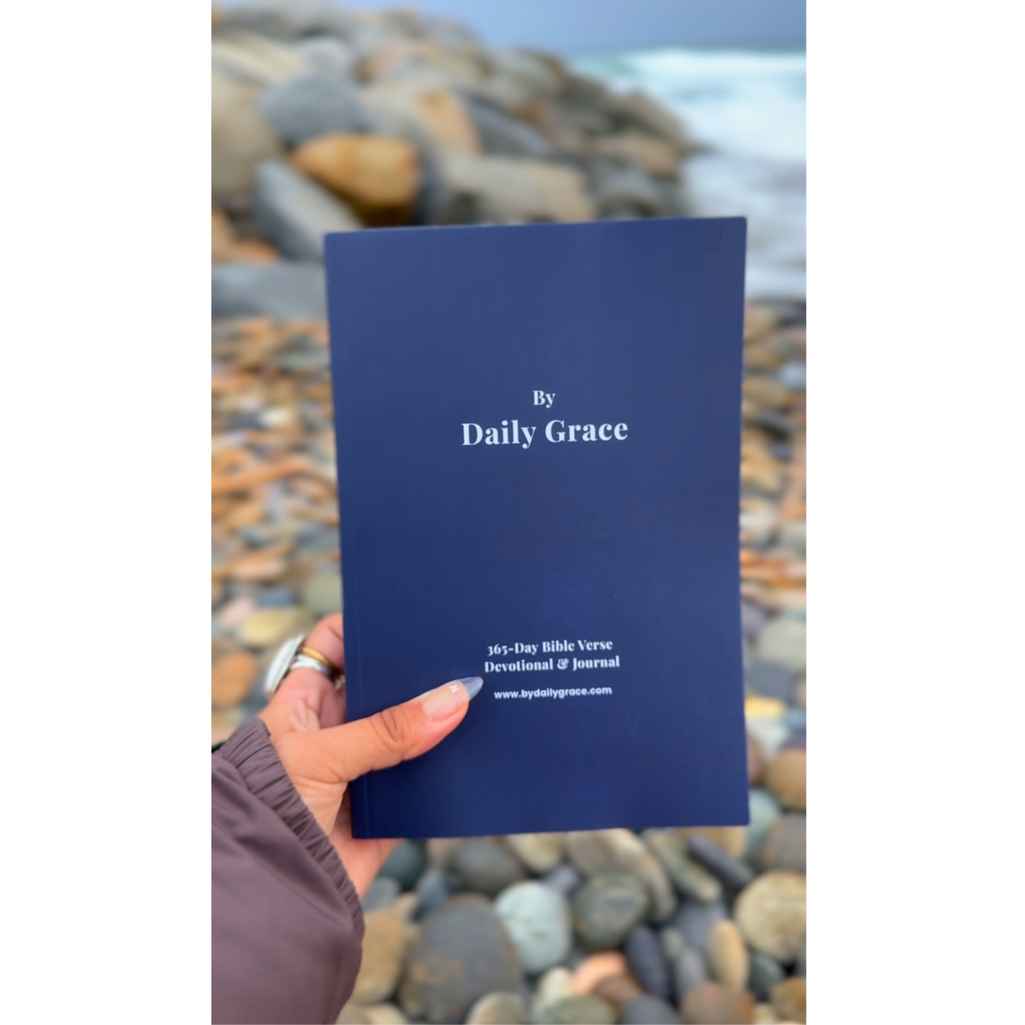 By Daily Grace: 365-Day Bible Verse Devotional & Journal