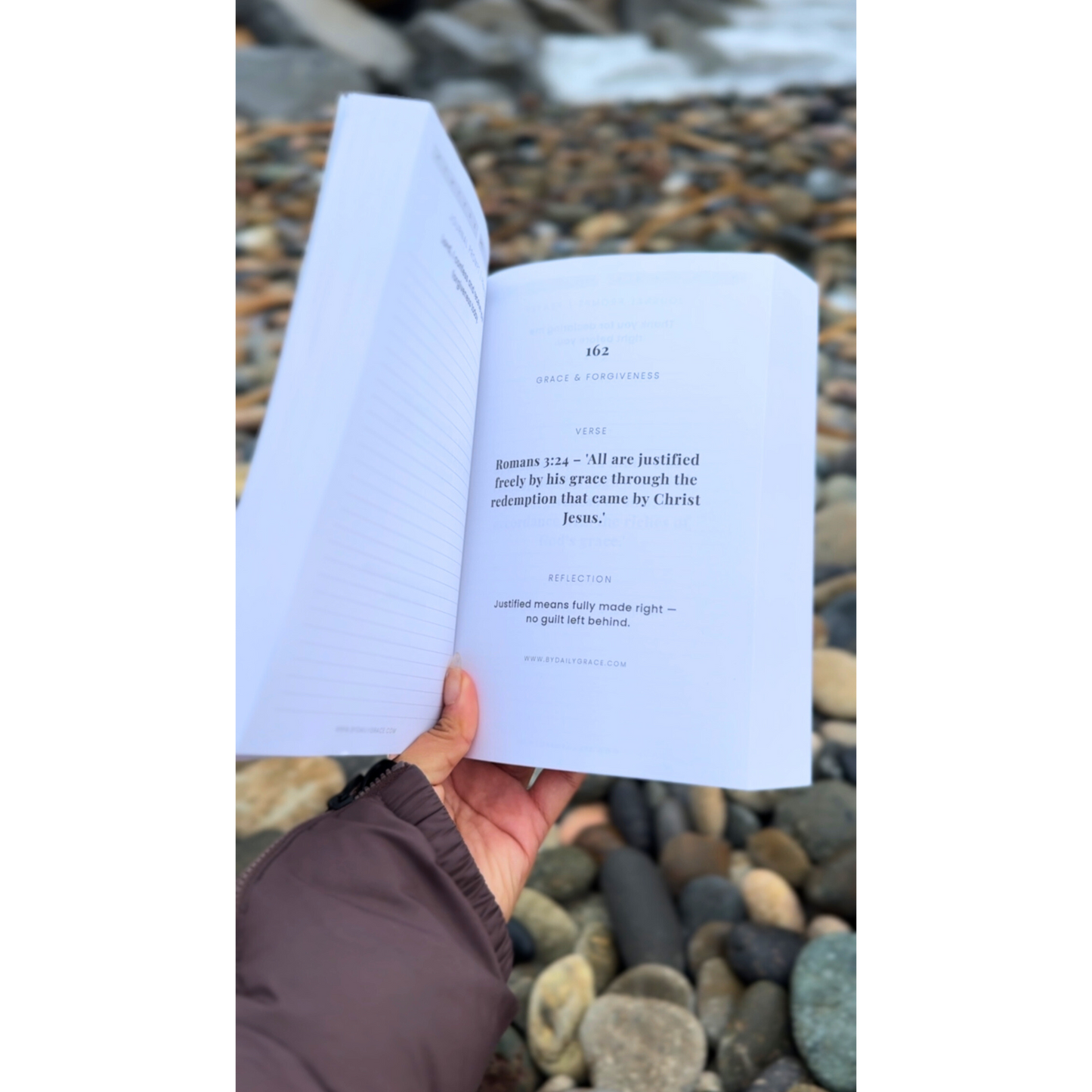 By Daily Grace: 365-Day Bible Verse Devotional & Journal