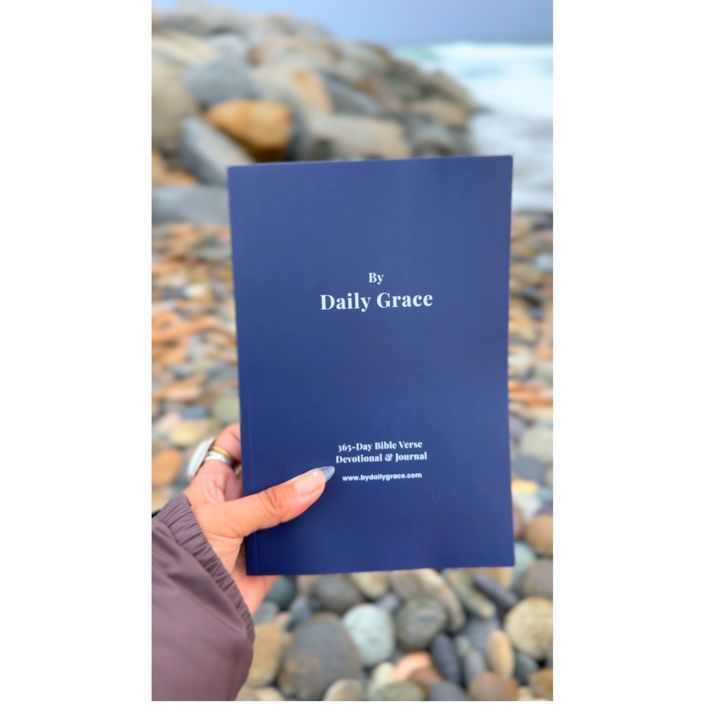 By Daily Grace: 365-Day Bible Verse Devotional & Journal